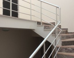 merdiven-korkuluk-sistemleri_6.jpg